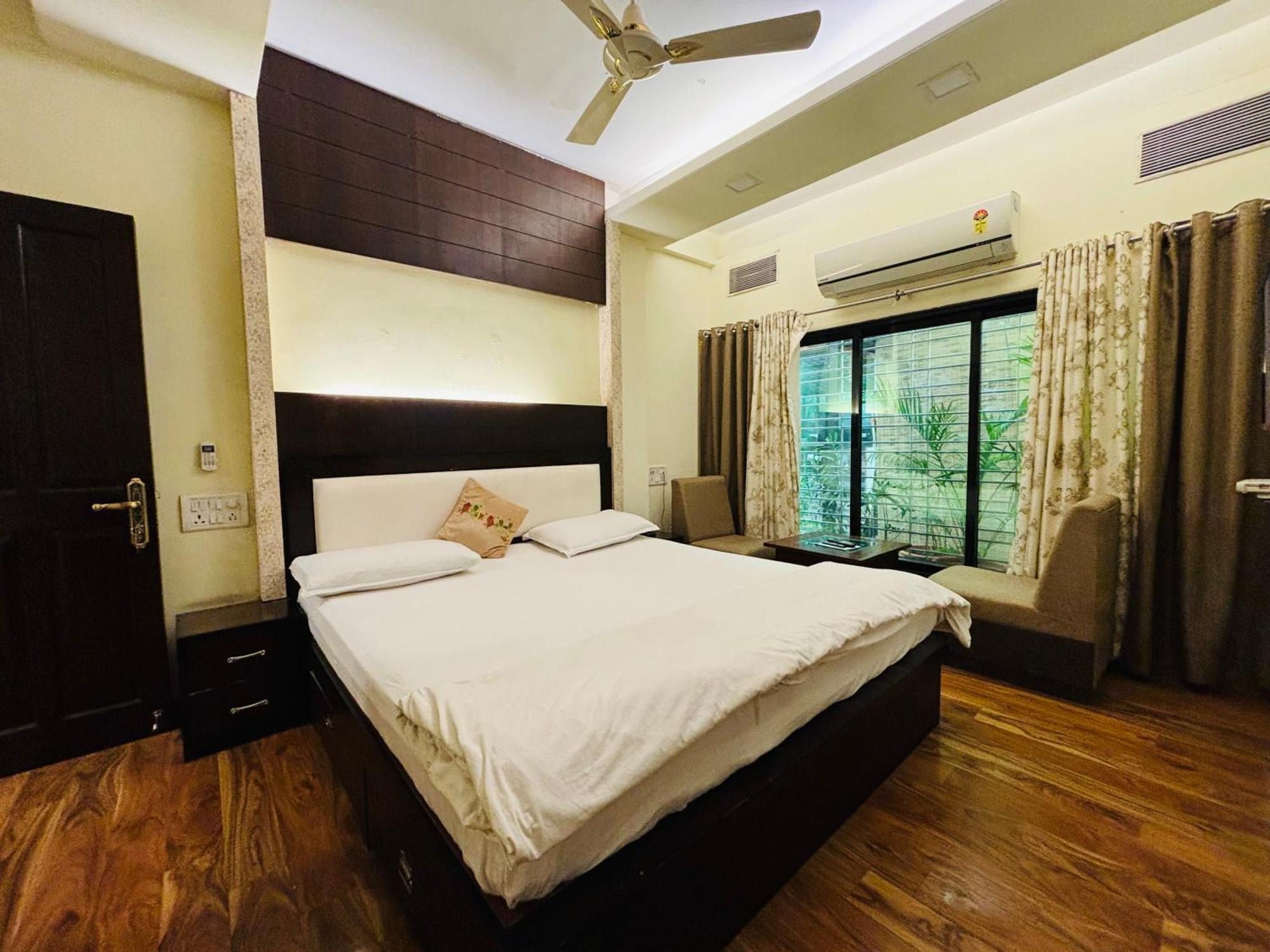 Royal Palms Luxury Service Apartment Nagpur Bagian luar foto