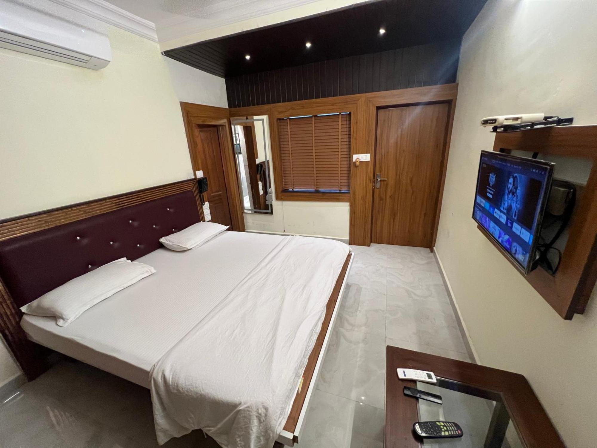 Royal Palms Luxury Service Apartment Nagpur Bagian luar foto