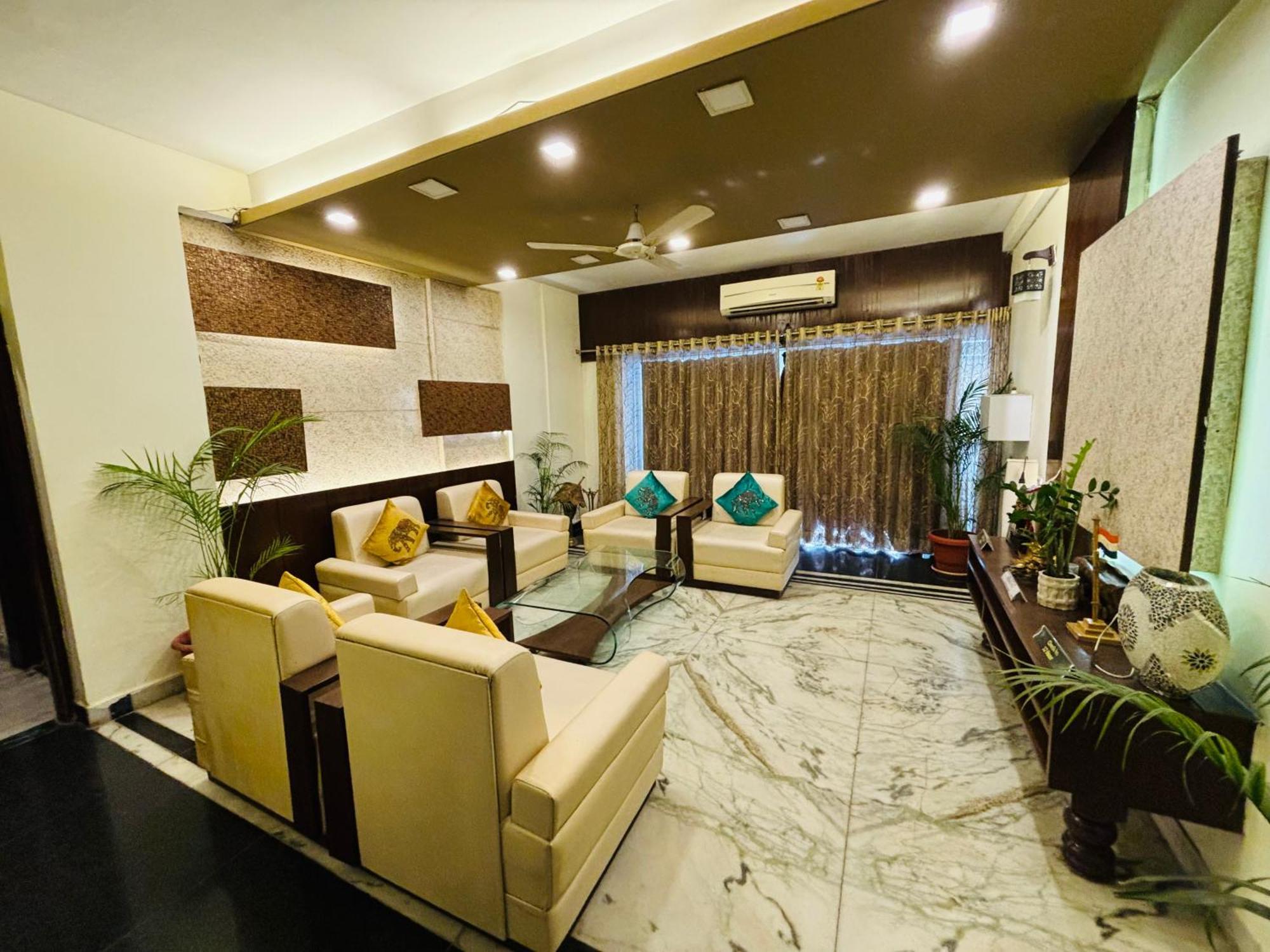 Royal Palms Luxury Service Apartment Nagpur Bagian luar foto